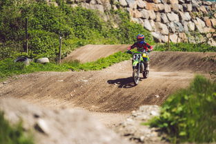 米兰app体育下载-全国青少年森林越野赛青春活力无限，青少年进森林研学